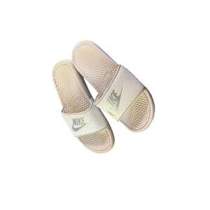 Nike Womens Size 9 Benassi White Slip On Slide Sandals Shoes Silver Spellout 343